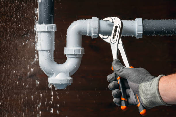Professional Emergency Plumber technician working in Terril, IA